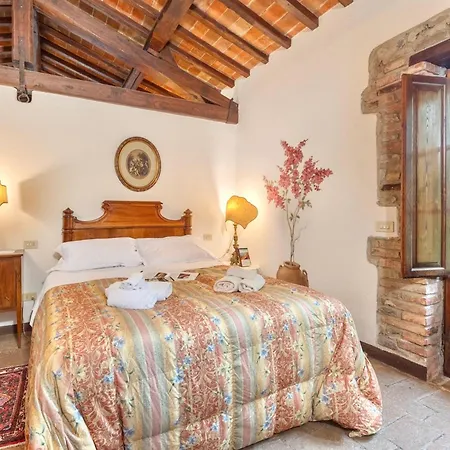 With Swimming - Pool In Cortona