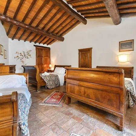 With Swimming - Pool In Cortona