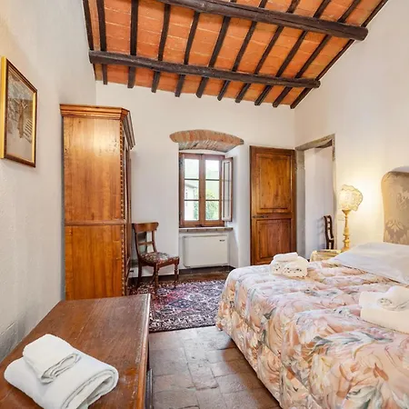 With Swimming - Pool In Cortona