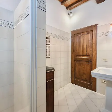 Aparthotel With Swimming - Pool In Cortona
