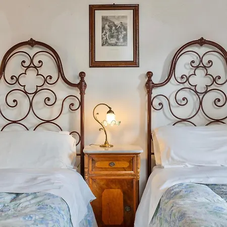 Aparthotel With Swimming - Pool In 3*