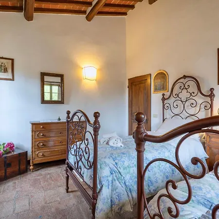 With Swimming - Pool In 3* Cortona